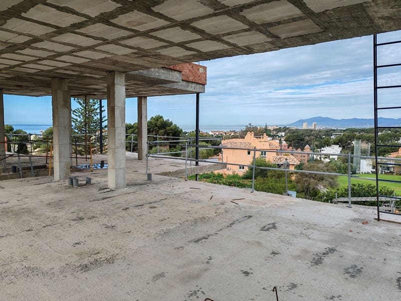 5 bedroom Villa for sale in Marbella with pool garage - € 1,580,000 (Ref: 8595214)