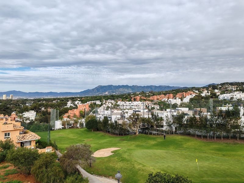 5 bedroom Villa for sale in Marbella with pool garage - € 1,580,000 (Ref: 8595214)