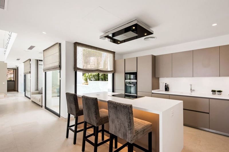 5 bedroom Villa for sale in Benahavis with pool garage - € 4,995,000 (Ref: 8597400)