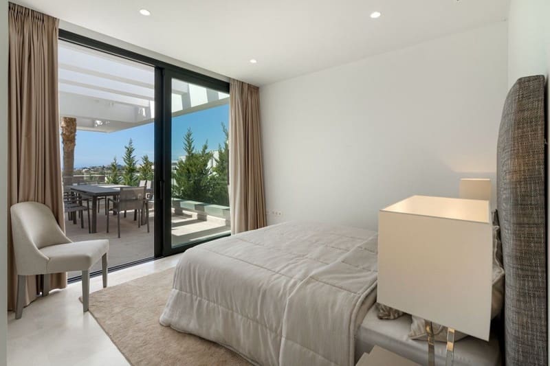 5 bedroom Villa for sale in Benahavis with pool garage - € 4,995,000 (Ref: 8597400)