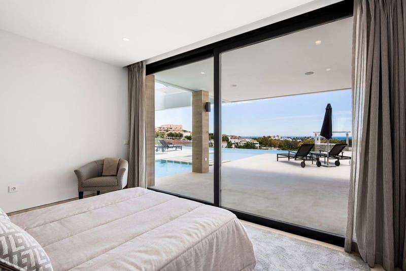 5 bedroom Villa for sale in Benahavis with pool garage - € 4,995,000 (Ref: 8597400)