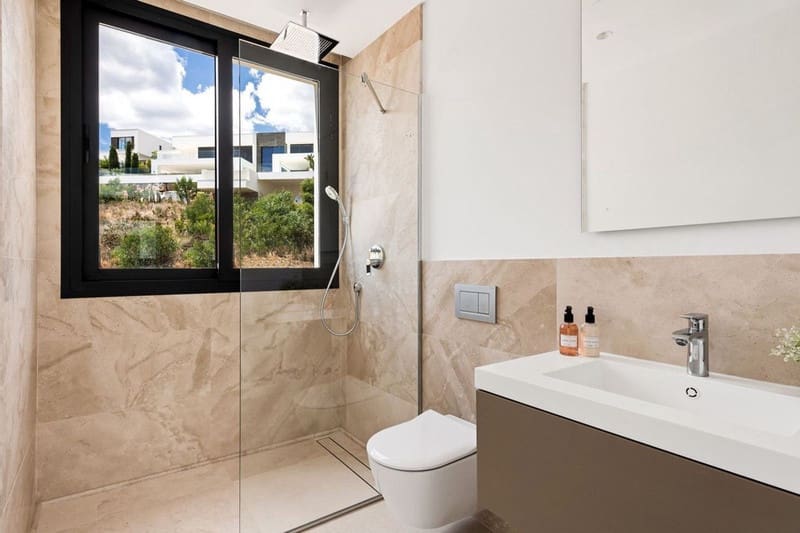 5 bedroom Villa for sale in Benahavis with pool garage - € 4,995,000 (Ref: 8597400)