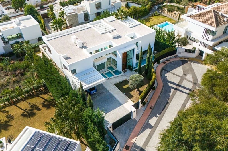 5 bedroom Villa for sale in Benahavis with pool garage - € 4,995,000 (Ref: 8597400)