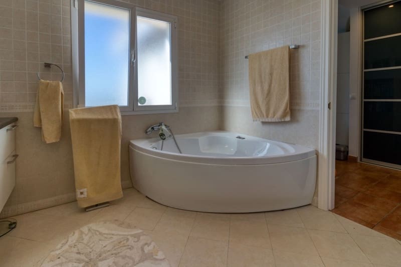 4 soveværelse Villa til salg i Mijas med swimmingpool garage - € 1.395.000 (Ref: 8599528)