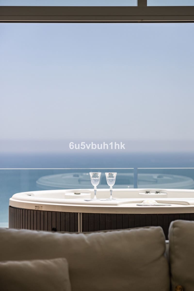 4 sovrum Takvåning till salu i Fuengirola med pool garage - 1 390 000 € (Ref: 8601758)