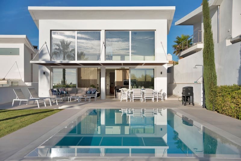 4 soveværelse Villa til salg i Fuengirola med swimmingpool garage - € 2.600.000 (Ref: 8601763)