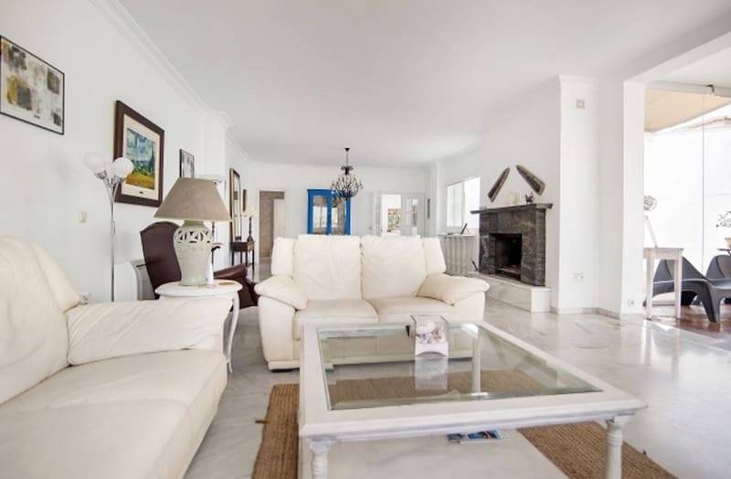 5 sovrum Villa till salu i Sotogrande med pool garage - 1 350 000 € (Ref: 8601768)