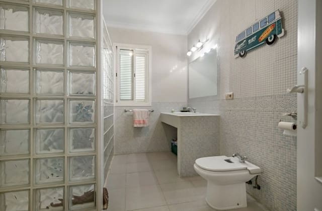 5 sovrum Villa till salu i Sotogrande Alto, San Roque med pool garage - 1 350 000 € (Ref: 8601768)