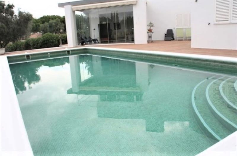 5 sovrum Villa till salu i Sotogrande med pool garage - 1 350 000 € (Ref: 8601768)