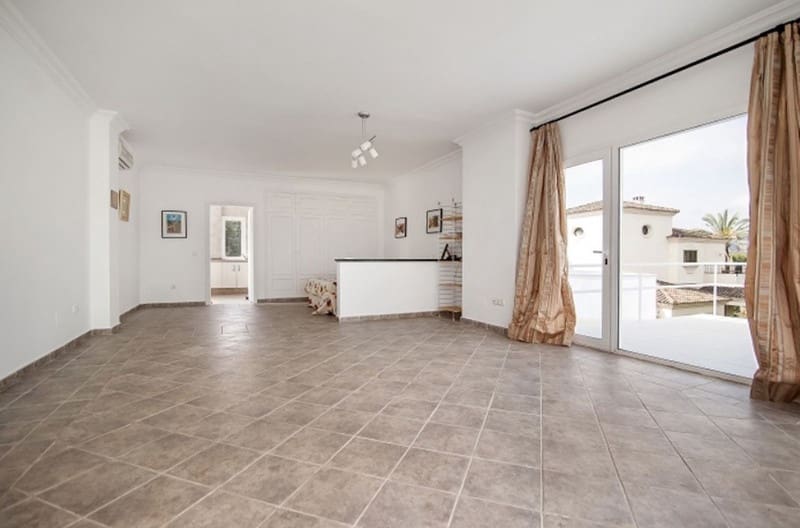 5 sovrum Villa till salu i Sotogrande med pool garage - 1 350 000 € (Ref: 8601768)