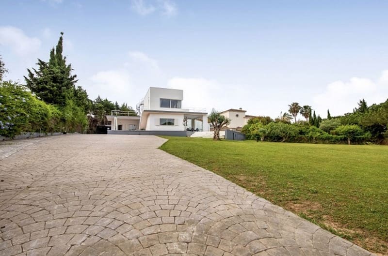 5 sovrum Villa till salu i Sotogrande med pool garage - 1 350 000 € (Ref: 8601768)