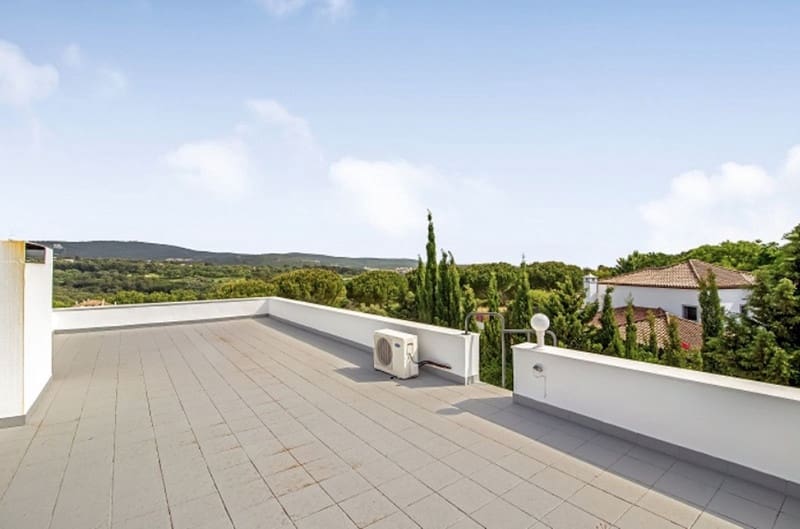 5 sovrum Villa till salu i Sotogrande med pool garage - 1 350 000 € (Ref: 8601768)