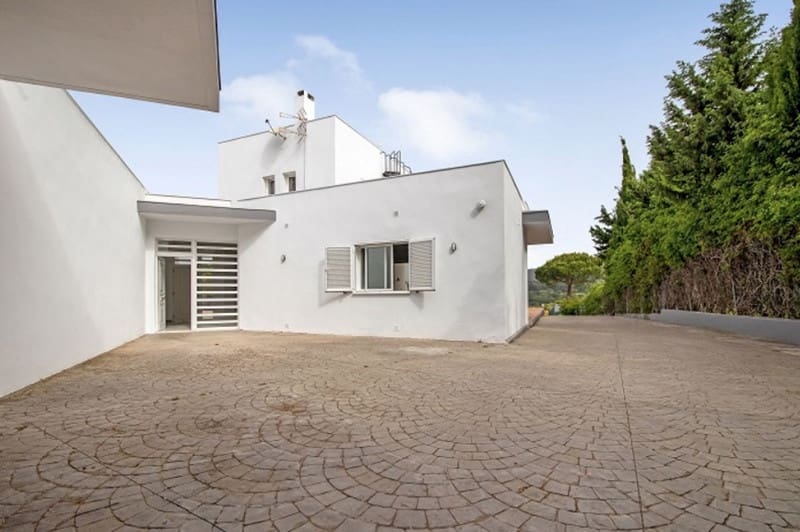 5 sovrum Villa till salu i Sotogrande med pool garage - 1 350 000 € (Ref: 8601768)