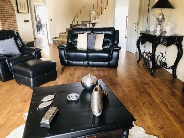 7 sovrum Villa till salu i Benalmádena med pool garage - 2 500 000 € (Ref: 8601770)