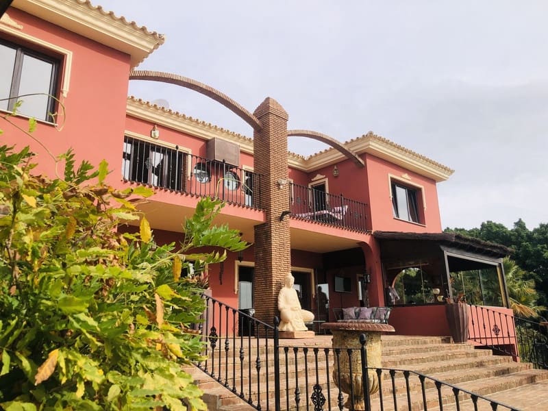 Chalet de 7 habitaciones en Benalmádena en venta con piscina garaje - 2.500.000 € (Ref: 8601770)