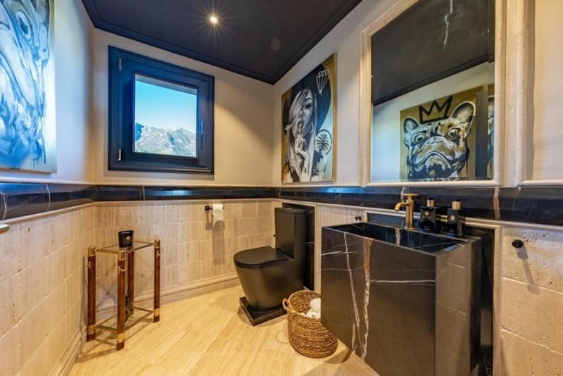 4 bedroom Penthouse for sale in Marbella with pool garage - € 4,250,000 (Ref: 8601771)