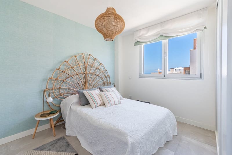 3 bedroom Penthouse for sale in Fuengirola with pool garage - € 946,000 (Ref: 8601772)