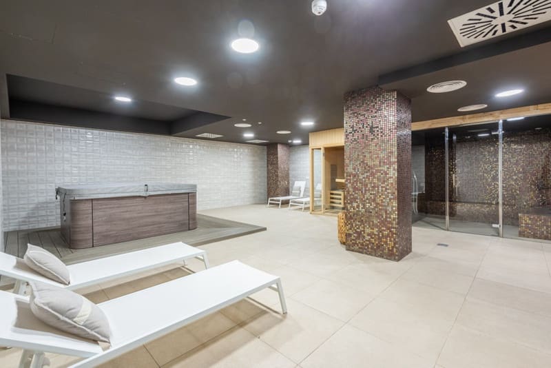 3 bedroom Penthouse for sale in Fuengirola with pool garage - € 946,000 (Ref: 8601772)