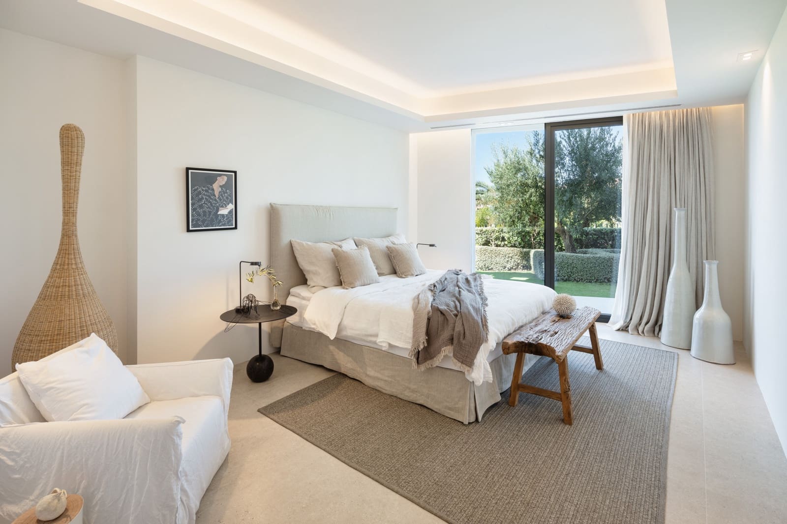 6 bedroom Villa for sale in La Quinta with pool garage - € 6,950,000 (Ref: 8605163)