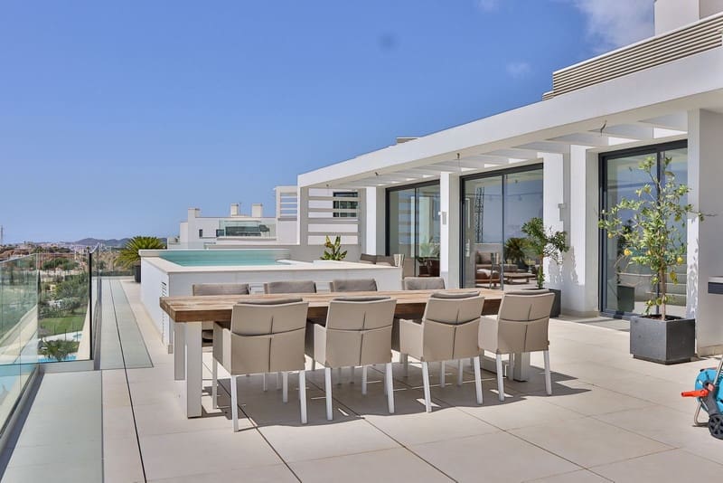 Ático de 3 habitaciones en Fuengirola en venta con piscina garaje - 1.195.000 € (Ref: 8610928)