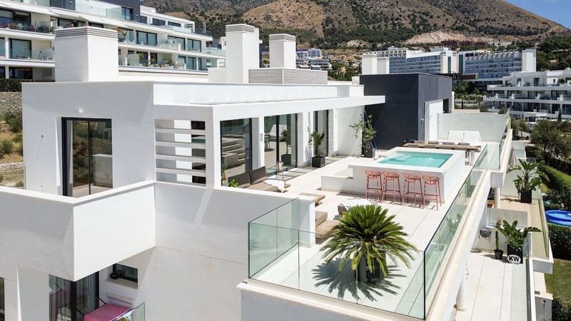 Ático de 3 habitaciones en Fuengirola en venta con piscina garaje - 1.195.000 € (Ref: 8610928)