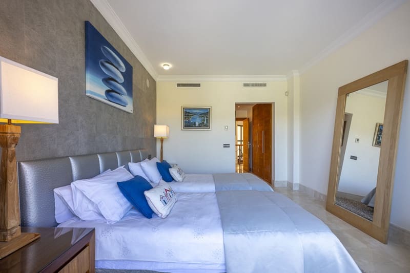 4 soveværelse Villa til salg i Los Arqueros med swimmingpool garage - € 3.975.000 (Ref: 8610930)