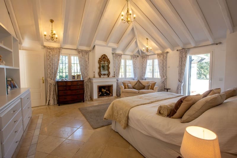 7 sovrum Villa till salu i Sotogrande med pool garage - 1 995 000 € (Ref: 8612393)