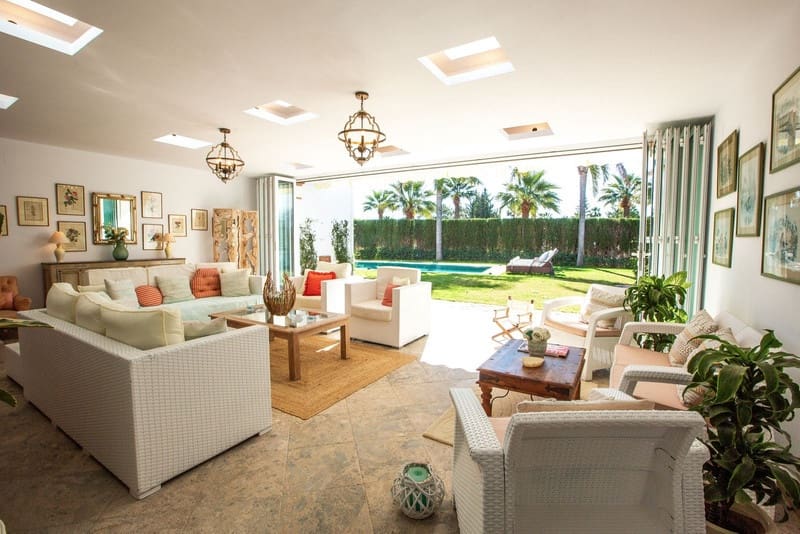 7 sovrum Villa till salu i Sotogrande med pool garage - 1 995 000 € (Ref: 8612393)