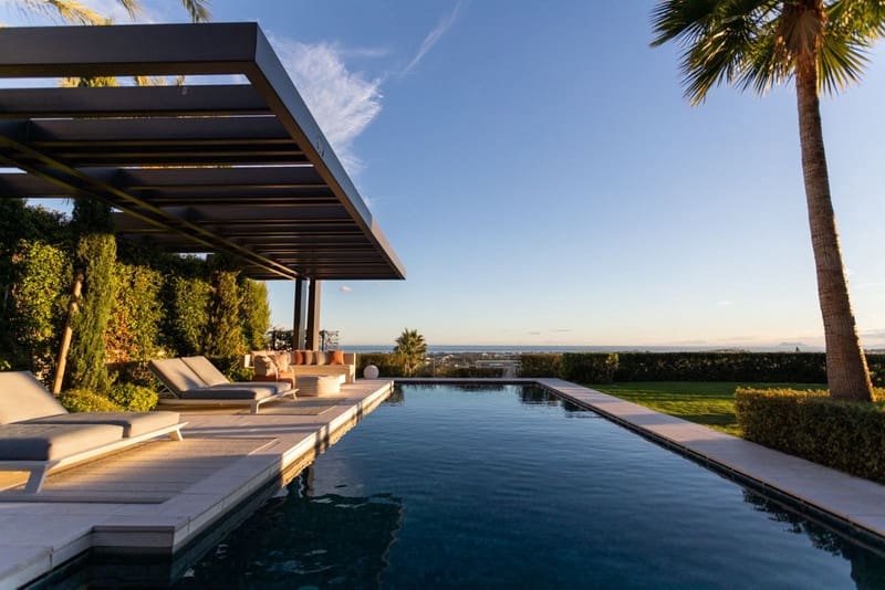 7 bedroom Villa for sale in La Quinta with pool garage - € 10,750,000 (Ref: 8612394)