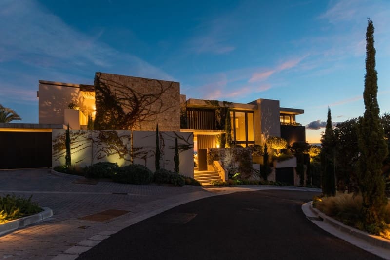 7 bedroom Villa for sale in La Quinta with pool garage - € 10,750,000 (Ref: 8612394)