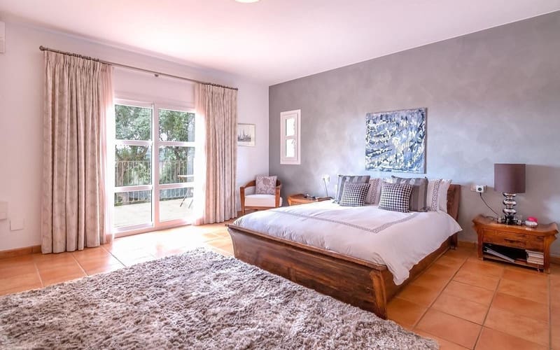 6 sovrum Villa till salu i Sotogrande med pool garage - 1 850 000 € (Ref: 8612397)