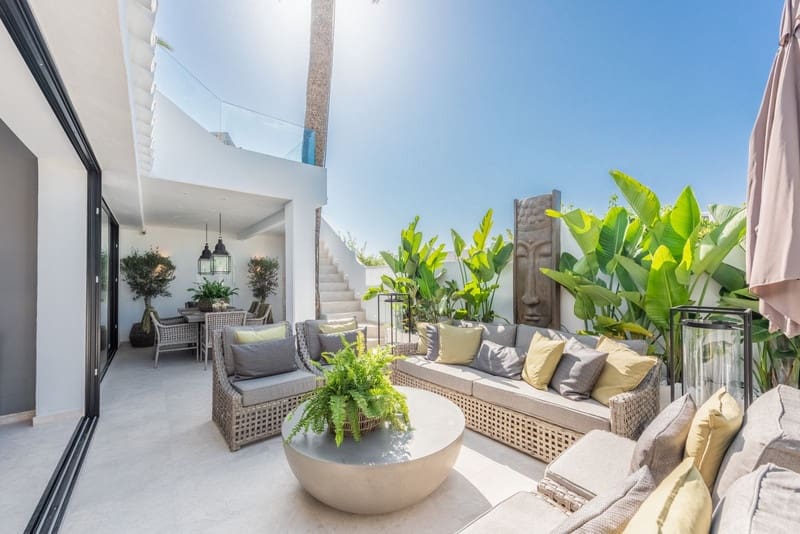 3 soveværelse Byhus til salg i Golden Mile med swimmingpool garage - € 3.500.000 (Ref: 8612398)