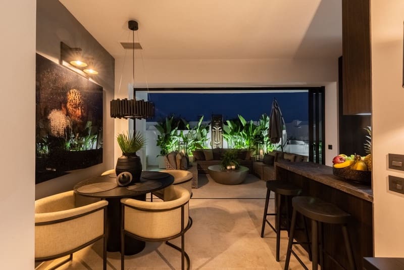 3 soveværelse Byhus til salg i Golden Mile med swimmingpool garage - € 3.500.000 (Ref: 8612398)