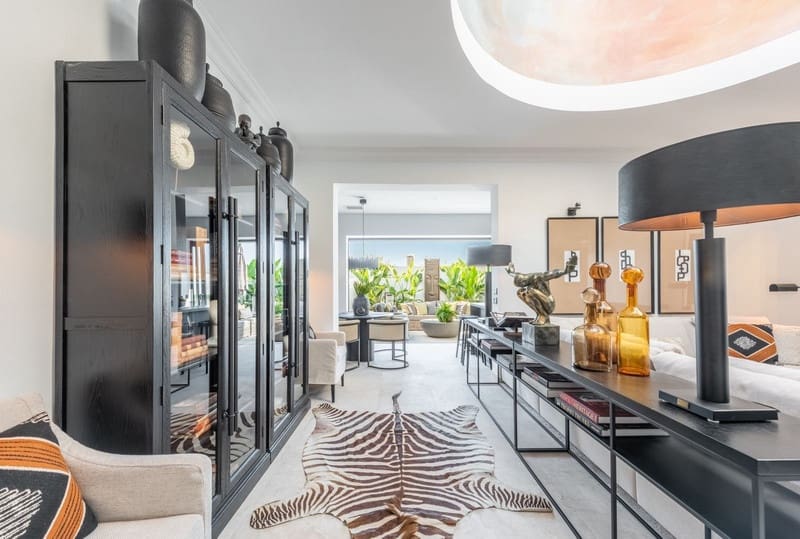 3 soveværelse Byhus til salg i Golden Mile med swimmingpool garage - € 3.500.000 (Ref: 8612398)