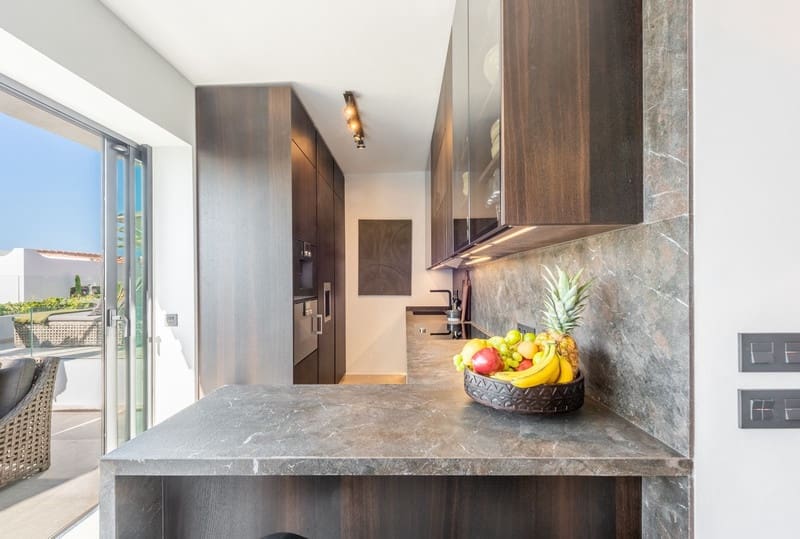 3 soveværelse Byhus til salg i Golden Mile med swimmingpool garage - € 3.500.000 (Ref: 8612398)