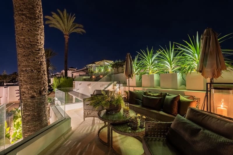 3 soveværelse Byhus til salg i Golden Mile med swimmingpool garage - € 3.500.000 (Ref: 8612398)