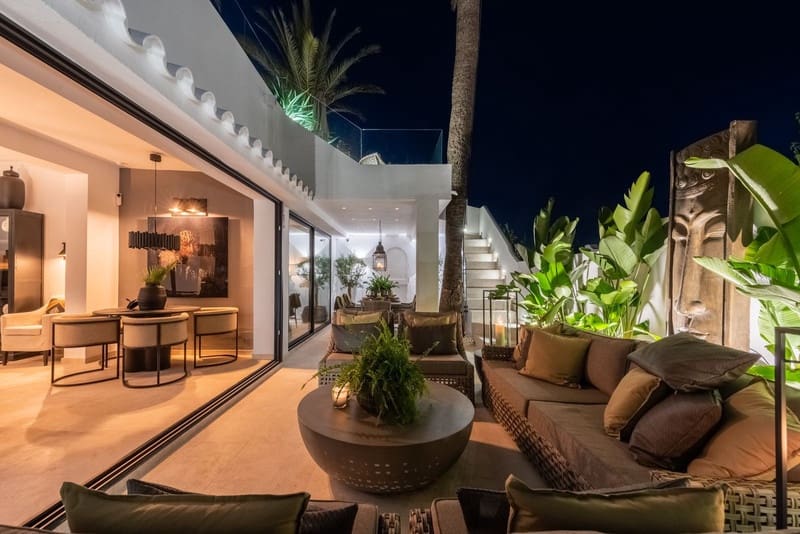 3 bedroom Townhouse for sale in Golden Mile with pool garage - € 3,500,000 (Ref: 8612398)