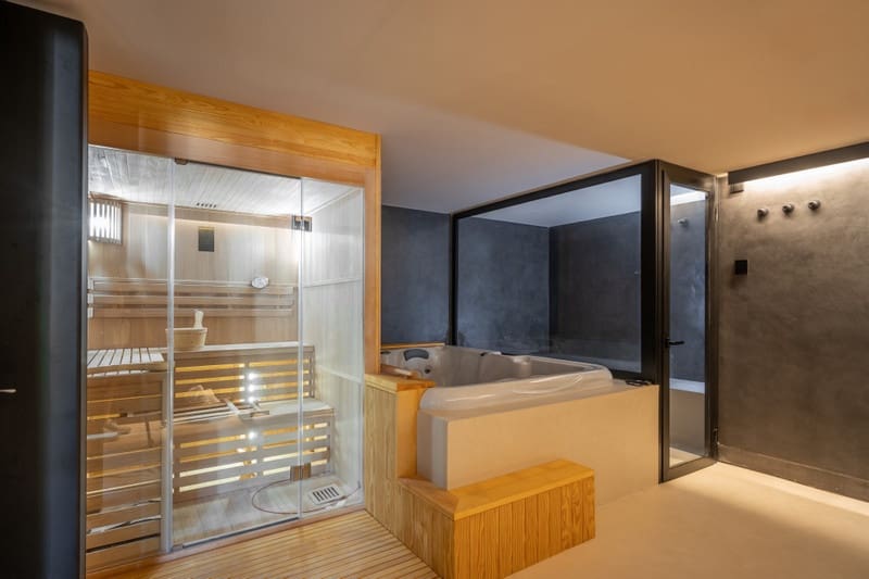 5 bedroom Villa for sale in Golden Mile with pool - € 5,870,000 (Ref: 8624871)