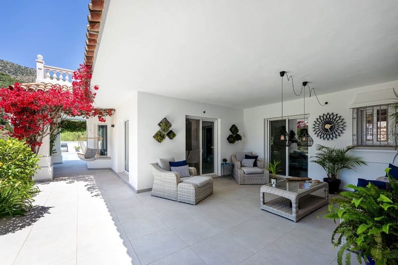 3 bedroom Villa for sale in Mijas with pool garage - € 1,295,000 (Ref: 8626587)