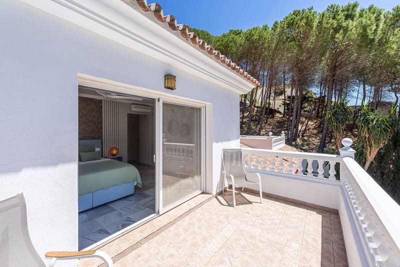 3 bedroom Villa for sale in Mijas with pool garage - € 1,295,000 (Ref: 8626587)
