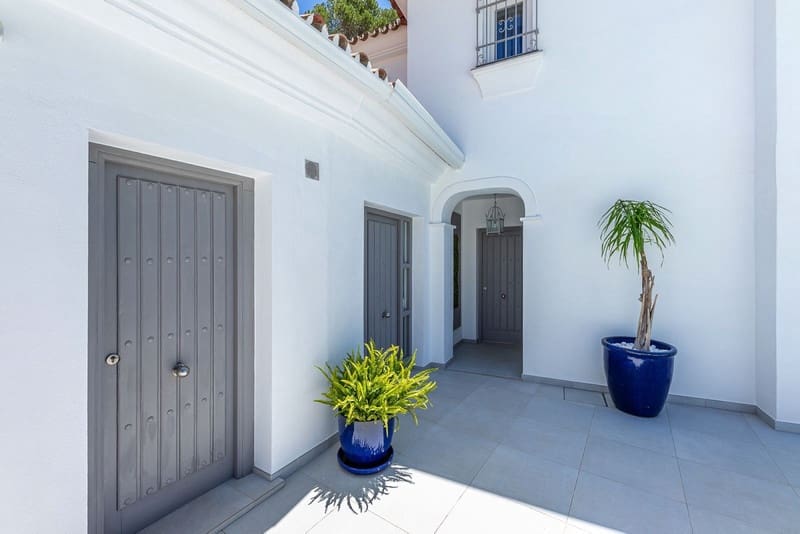 3 bedroom Villa for sale in Mijas with pool garage - € 1,295,000 (Ref: 8626587)