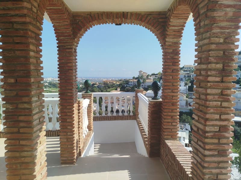 3 sovrum Villa till salu i Mijas Costa med pool garage - 950 000 € (Ref: 8640852)