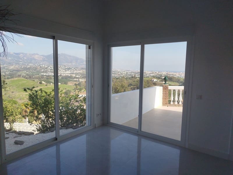 3 sovrum Villa till salu i Mijas Costa med pool garage - 950 000 € (Ref: 8640852)