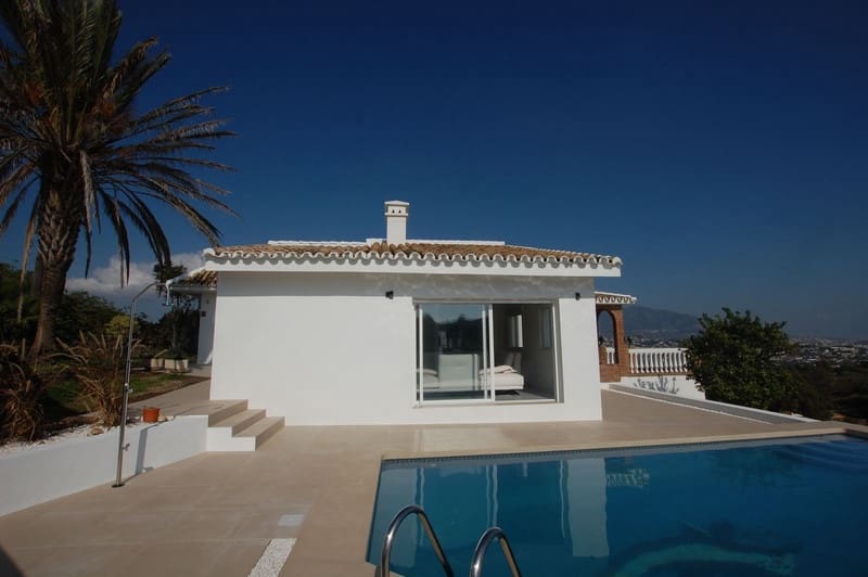 3 sypialnia Willa na sprzedaż w Mijas Costa z basenem garażem - 950 000 € (Ref: 8640852)