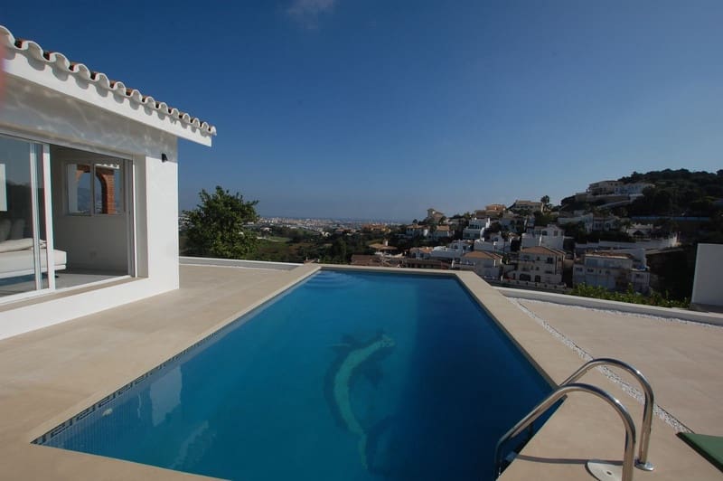 3 sypialnia Willa na sprzedaż w Mijas Costa z basenem garażem - 950 000 € (Ref: 8640852)