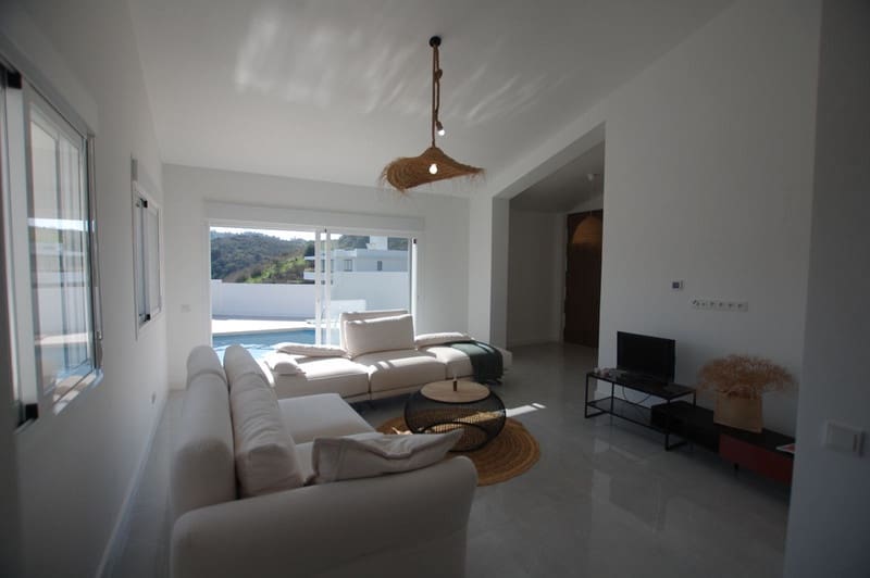 3 sypialnia Willa na sprzedaż w Mijas Costa z basenem garażem - 950 000 € (Ref: 8640852)