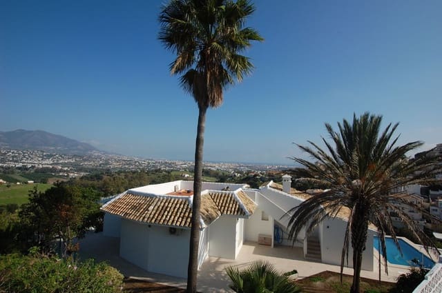 3 sypialnia Willa na sprzedaż w Mijas Costa, Mijas z basenem garażem - 950 000 € (Ref: 8640852)