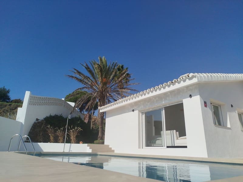 3 sypialnia Willa na sprzedaż w Mijas Costa z basenem garażem - 950 000 € (Ref: 8640852)