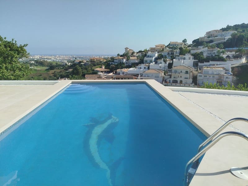 3 sypialnia Willa na sprzedaż w Mijas Costa z basenem garażem - 950 000 € (Ref: 8640852)