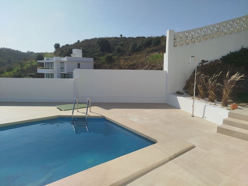 3 sypialnia Willa na sprzedaż w Mijas Costa z basenem garażem - 950 000 € (Ref: 8640852)